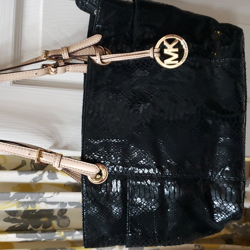 Michael kors shoulder bag